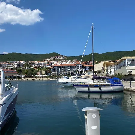 アパート Horizon 33 'б' *