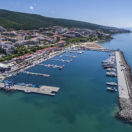 Apartment Horizon 33 'б' *